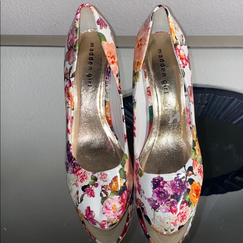 Floral heels!